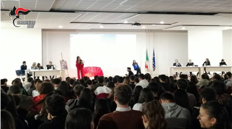 Seminario sulla Giornata Internazionale per l’eliminazione della violenza contro le Donne: “L’amore è un’altra cosa” – I Carabinieri di Bari incontrano gli studenti del Liceo Scientifico Statale “Enrico Fermi”